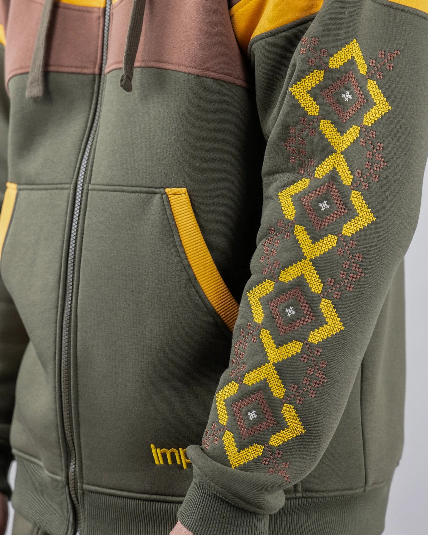 Zip-up hoodie “Sunrise”, Ukrainian vyshyvanka style. Khaki/Yellow. Sleeve Man