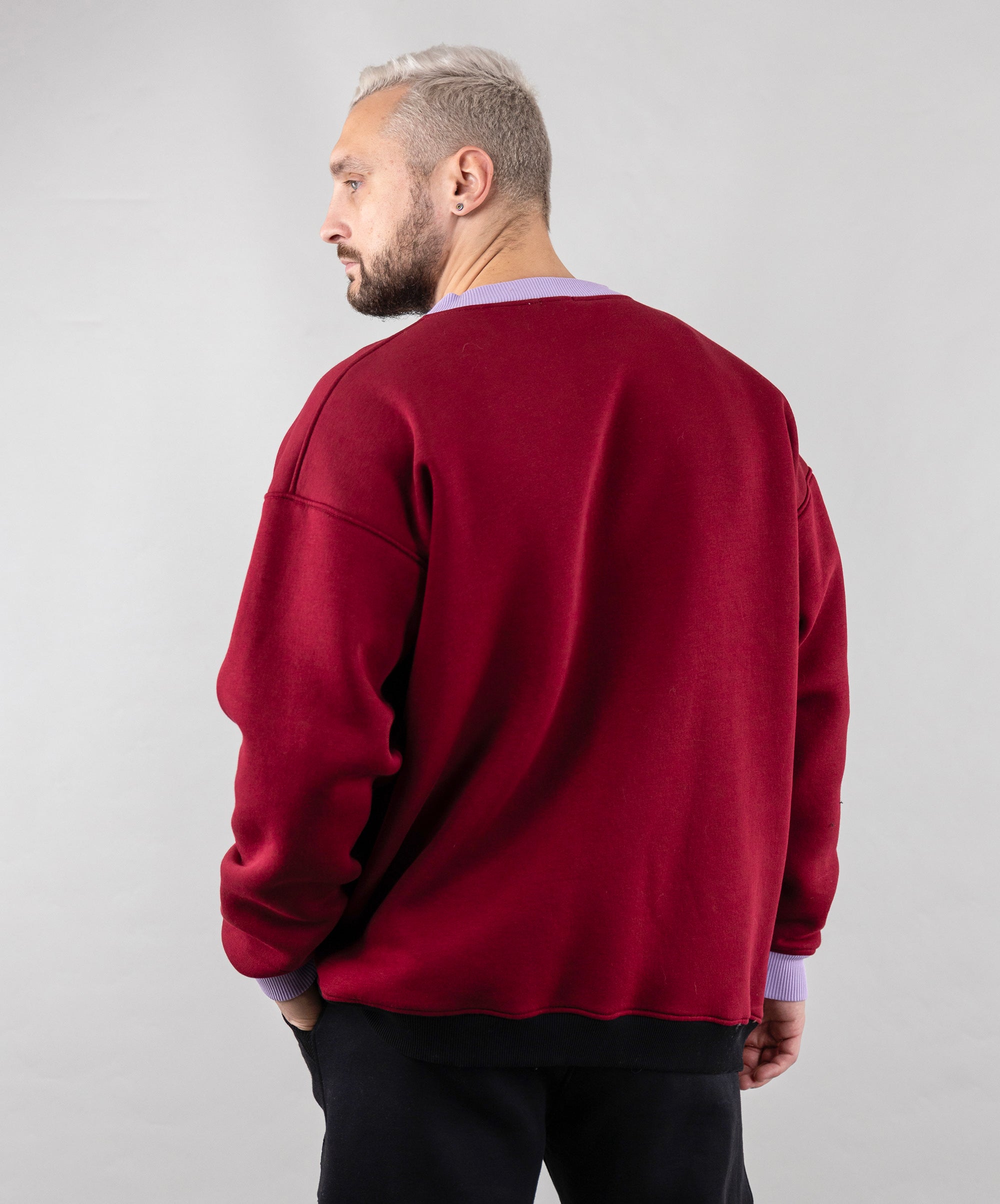 Sweatshirt "Echo", oversized casual unisex sweatshirt. Cherry/purple/black. From the back